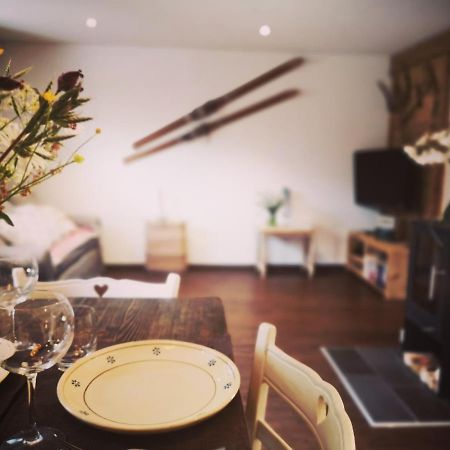 Urchige 2-Zimmerwohnung Matten  エクステリア 写真
