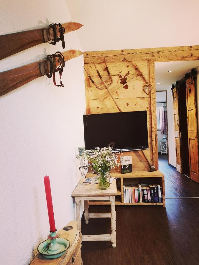 Urchige 2-Zimmerwohnung Matten  エクステリア 写真