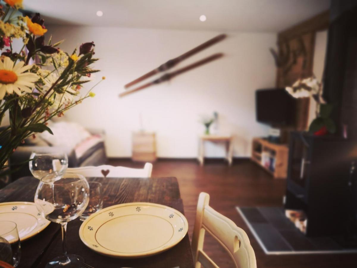 Urchige 2-Zimmerwohnung Matten  エクステリア 写真