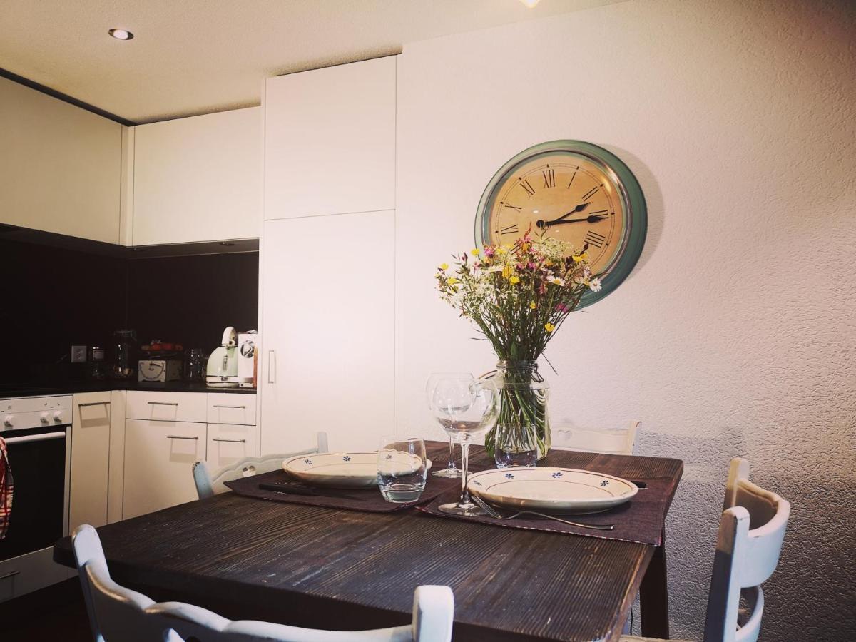 Urchige 2-Zimmerwohnung Matten  エクステリア 写真